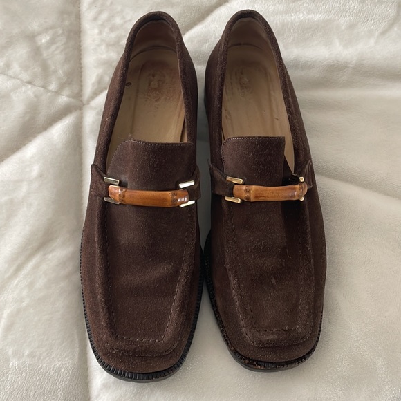 Vintage Gucci loafers. Brown suede with signature bamboo. Size 8 B width - Picture 1 of 15